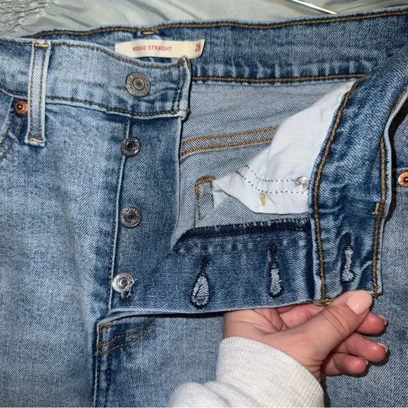 Levi's Light Blue High Rise Jeans - Picture 5 of 8